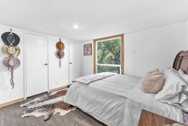 337 Buckhorn Dr, Canyon Lake, TX 78133