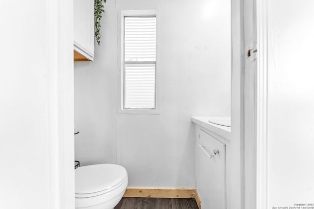 337 Buckhorn Dr, Canyon Lake, TX 78133