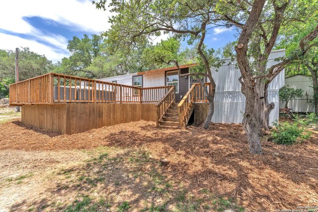 337 Buckhorn Dr, Canyon Lake, TX 78133