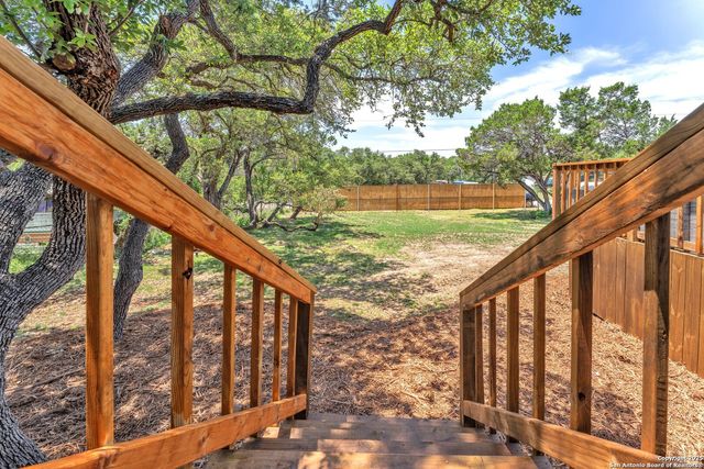 337 Buckhorn Dr, Canyon Lake, TX 78133