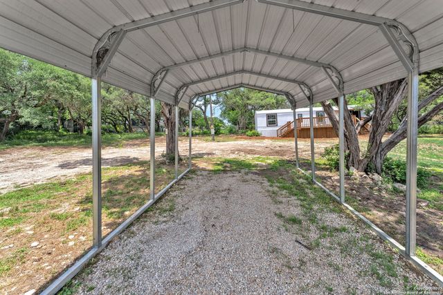 337 Buckhorn Dr, Canyon Lake, TX 78133