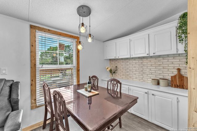 337 Buckhorn Dr, Canyon Lake, TX 78133