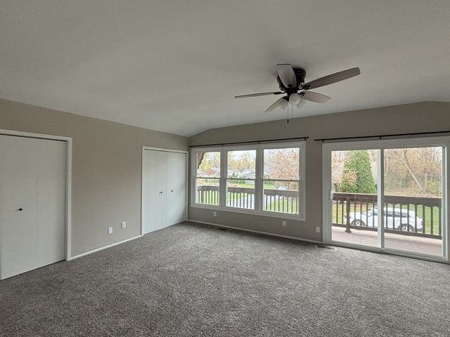 103 N Greenfield Avenue, Crystal Lake, IL 60014