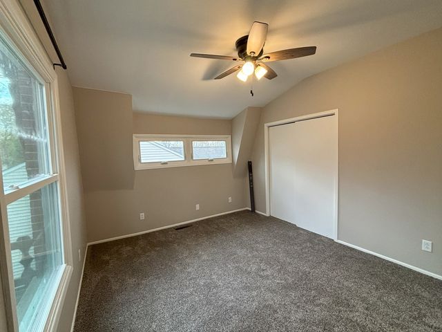 103 N Greenfield Avenue, Crystal Lake, IL 60014