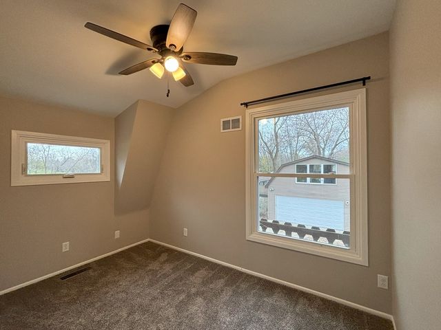 103 N Greenfield Avenue, Crystal Lake, IL 60014