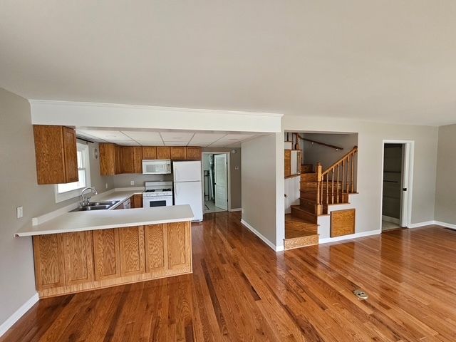 103 N Greenfield Avenue, Crystal Lake, IL 60014