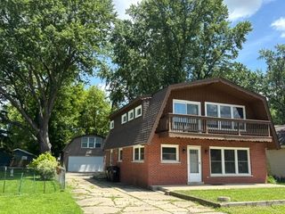 103 N Greenfield Avenue, Crystal Lake, IL 60014