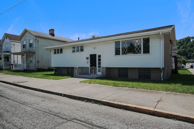 600 Indiana Ave, Monaca, PA 15061