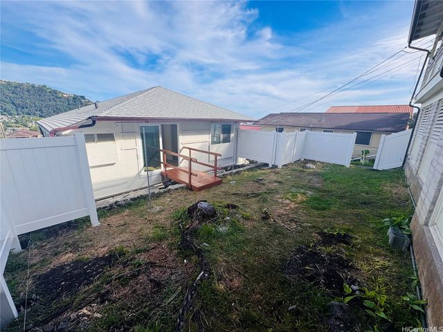 2664 Waolani Avenue C, Honolulu, HI 96817