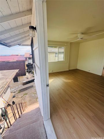 2664 Waolani Avenue C, Honolulu, HI 96817
