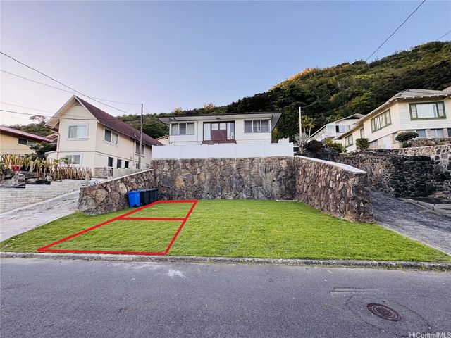 2664 Waolani Avenue C, Honolulu, HI 96817