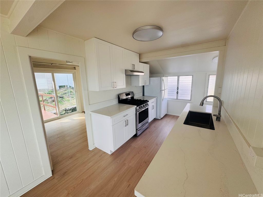 2664 Waolani Avenue C, Honolulu, HI 96817