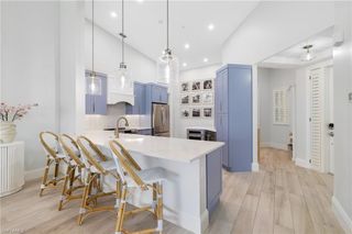 831 Sailaway LN 202, Naples, FL 34108