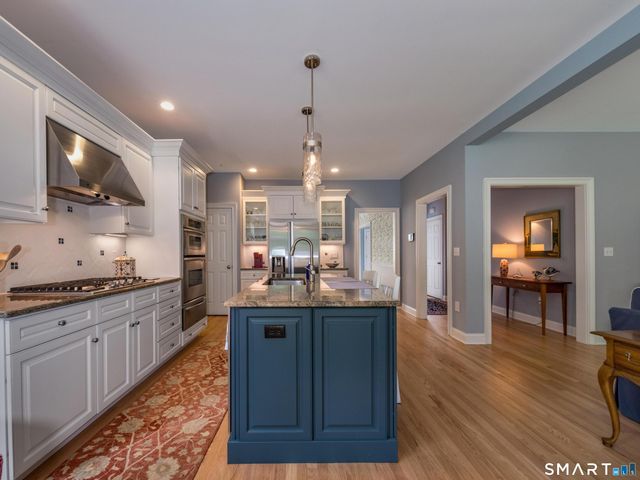 6 Parkman Place, Old Saybrook, CT 06475