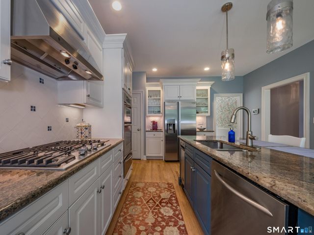 6 Parkman Place, Old Saybrook, CT 06475