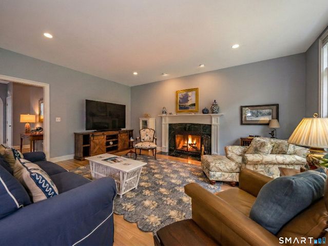 6 Parkman Place, Old Saybrook, CT 06475