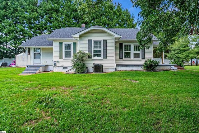 2 Bridge Road, Taylors, SC 29687