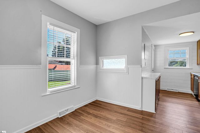2 Bridge Road, Taylors, SC 29687