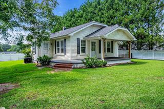 2 Bridge Road, Taylors, SC 29687