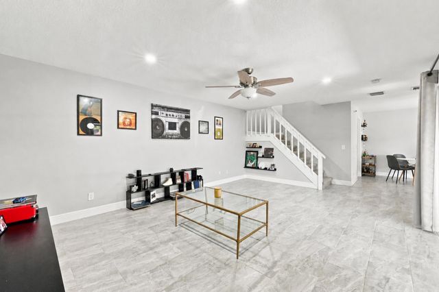 4165 Turnberry Circle 24, Lake Worth, FL 33467