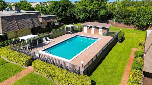 4165 Turnberry Circle 24, Lake Worth, FL 33467