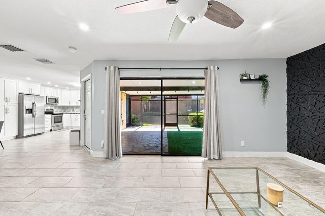 4165 Turnberry Circle 24, Lake Worth, FL 33467