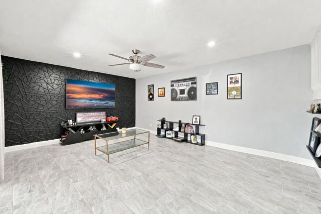 4165 Turnberry Circle 24, Lake Worth, FL 33467