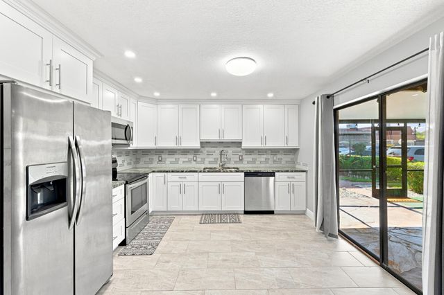 4165 Turnberry Circle 24, Lake Worth, FL 33467