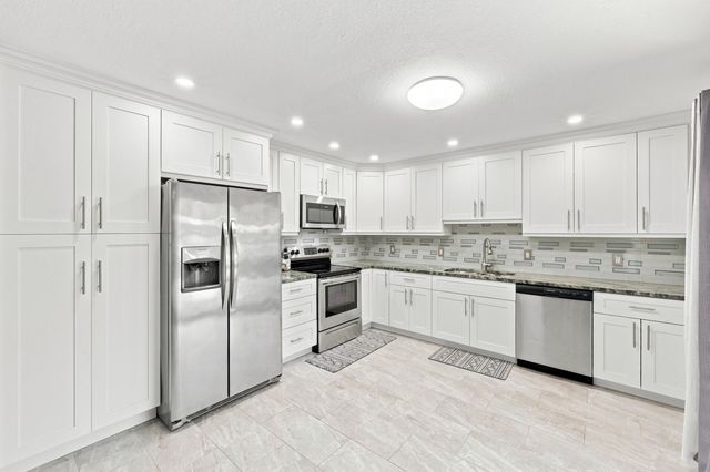 4165 Turnberry Circle 24, Lake Worth, FL 33467