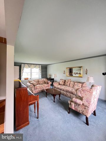 36 DEVON RD, Southampton, PA 18966