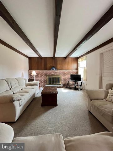 36 DEVON RD, Southampton, PA 18966