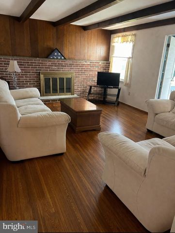 36 DEVON RD, Southampton, PA 18966