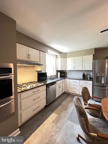 36 DEVON RD, Southampton, PA 18966