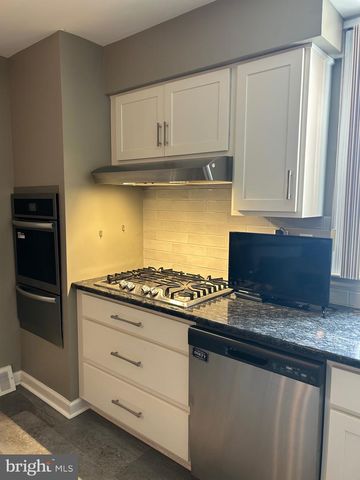 36 DEVON RD, Southampton, PA 18966