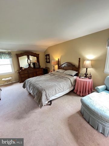 36 DEVON RD, Southampton, PA 18966