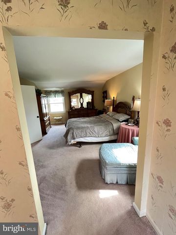 36 DEVON RD, Southampton, PA 18966