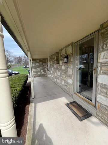 36 DEVON RD, Southampton, PA 18966