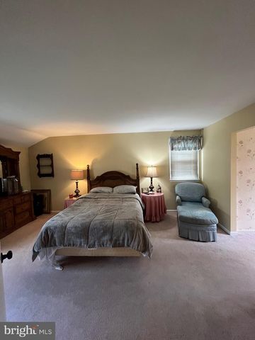 36 DEVON RD, Southampton, PA 18966