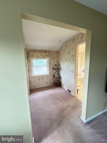 36 DEVON RD, Southampton, PA 18966