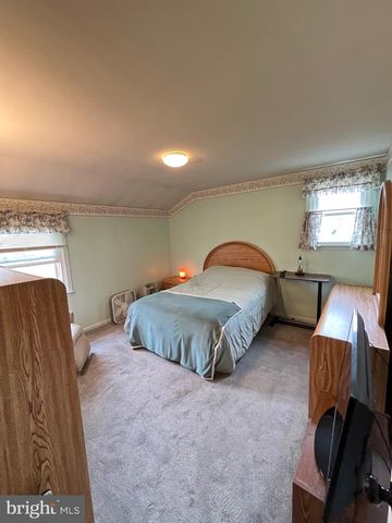 36 DEVON RD, Southampton, PA 18966