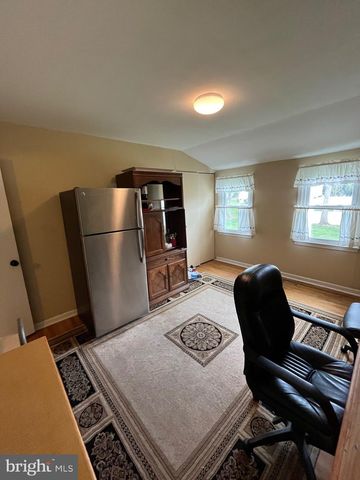 36 DEVON RD, Southampton, PA 18966