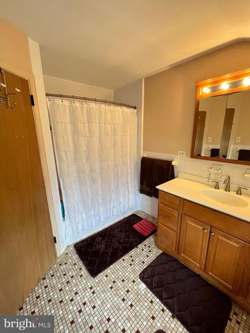 36 DEVON RD, Southampton, PA 18966