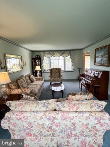 36 DEVON RD, Southampton, PA 18966