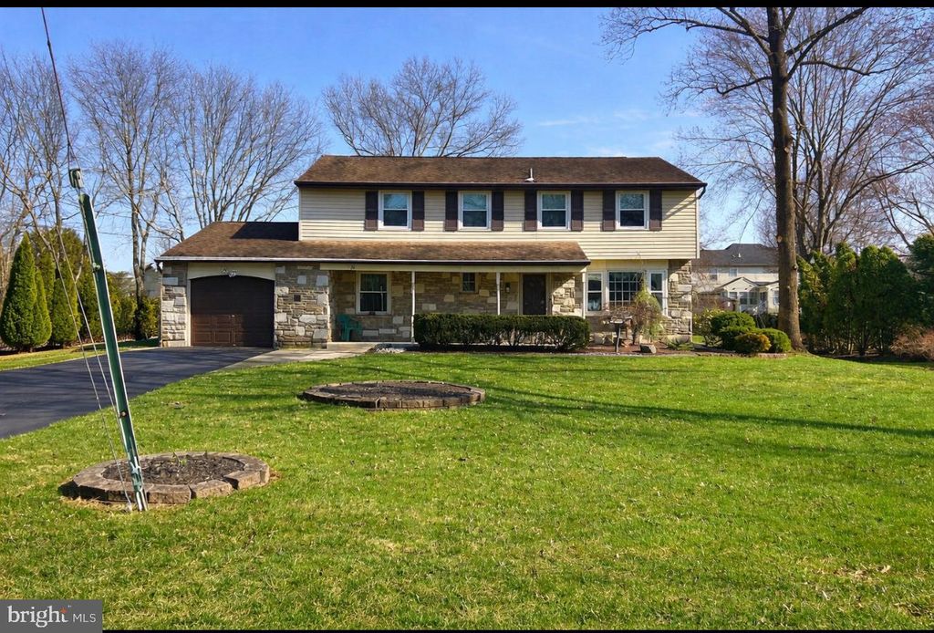 36 DEVON RD, Southampton, PA 18966