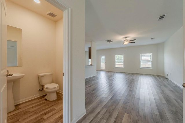 1025 Violet LN, Kyle, TX 78640