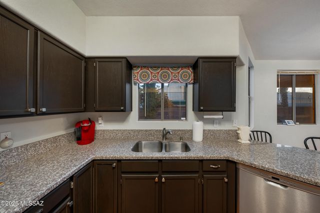 2711 W Camino De La Caterva, Tucson, AZ 85742