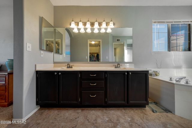 2711 W Camino De La Caterva, Tucson, AZ 85742