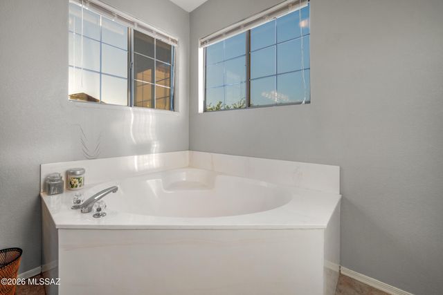 2711 W Camino De La Caterva, Tucson, AZ 85742