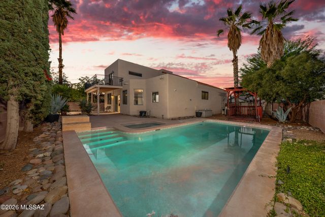 2711 W Camino De La Caterva, Tucson, AZ 85742