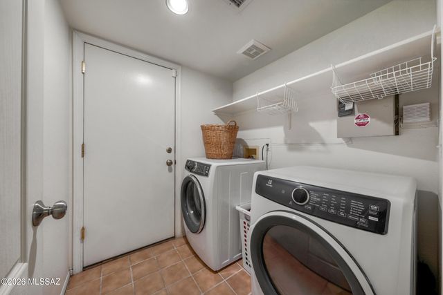 2711 W Camino De La Caterva, Tucson, AZ 85742